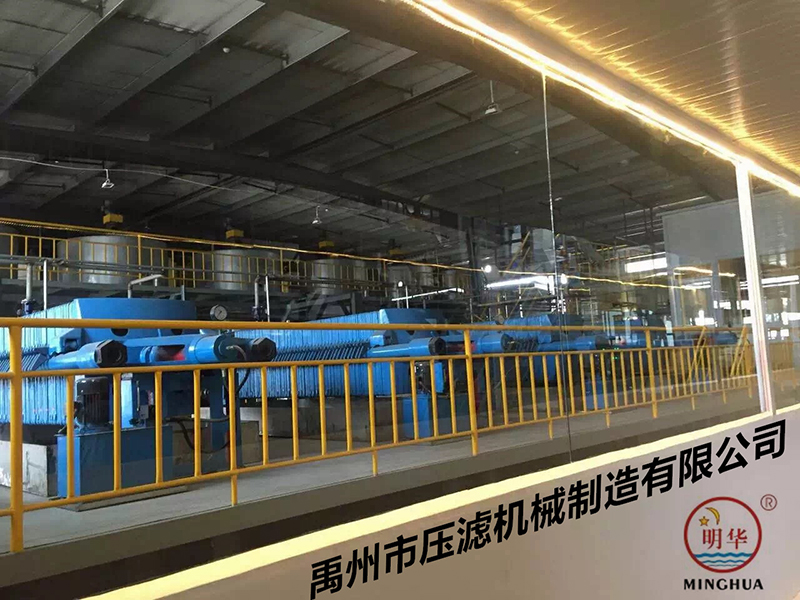 植物油過濾現場(圖1)